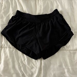 black lululemon shorts